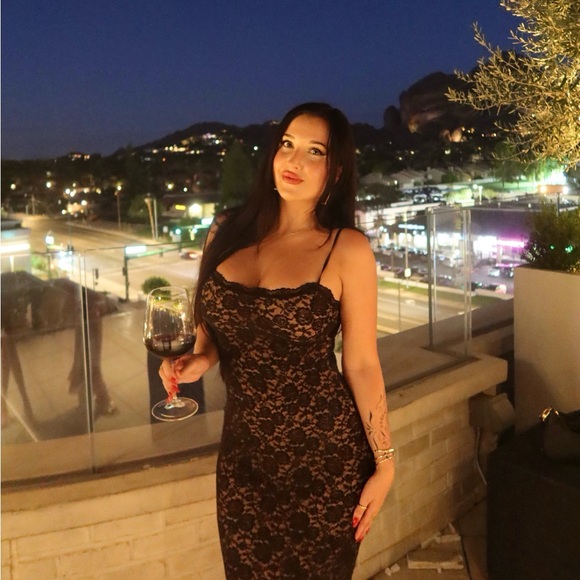 Meet your Posher, Haley - Picture 1 of 6